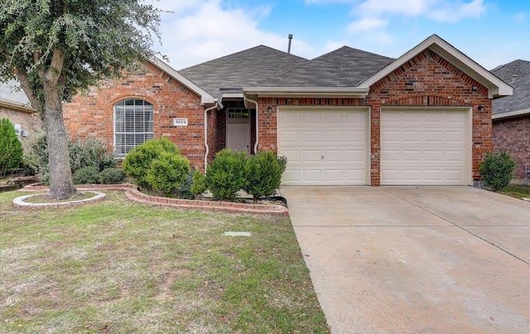 See details about 8029 Buffalo Bend Ct, Fort Worth, TX 76137