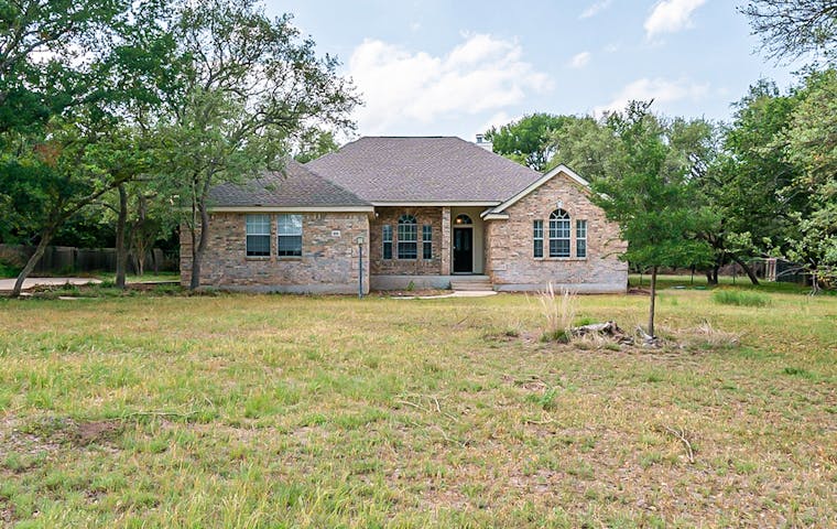 See details about 211 E Ridgewood Rd, Georgetown, TX 78633