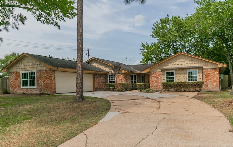 See details about 2903 Cypress Point Dr, Missouri City, TX 77459