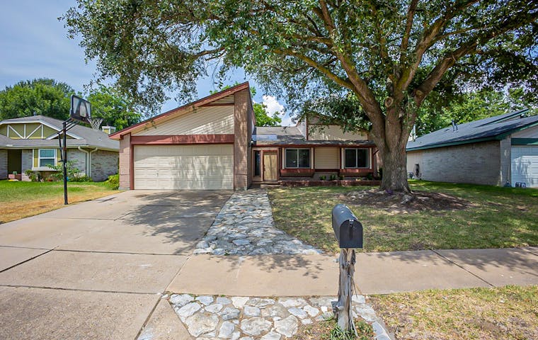 See details about 6923 Skyline Park Dr, Katy, TX 77449