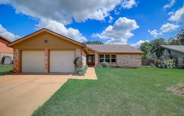 See details about 10510 Wagon Gap Dr, Austin, TX 78750