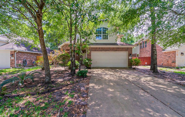 See details about 207 Fairwind Trail Dr, Conroe, TX 77385