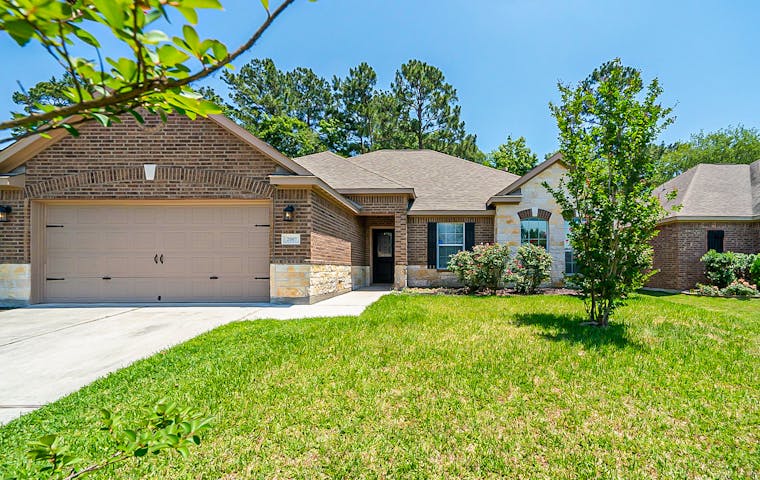 See details about 2007 Borthwick Ln, Conroe, TX 77301