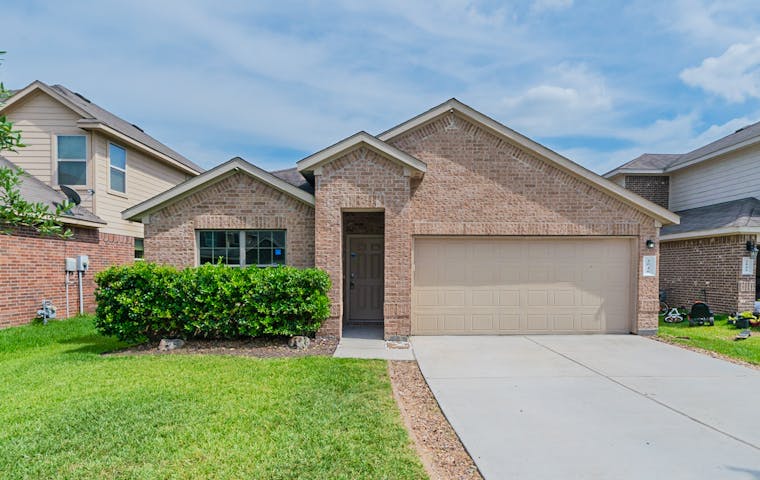 See details about 2046 Harmon Park Ct, Spring, TX 77373