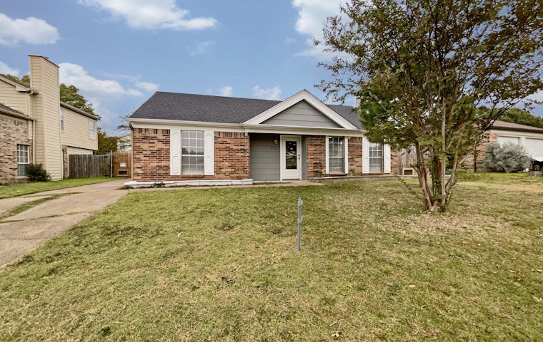 See details about 3745 Farm Field Ln, Fort Worth, TX 76137