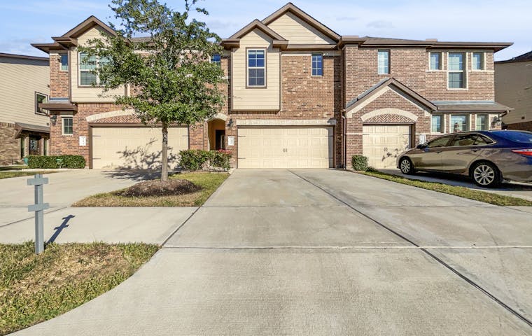 See details about 1212 Willow Plains Ln, Rosenberg, TX 77471