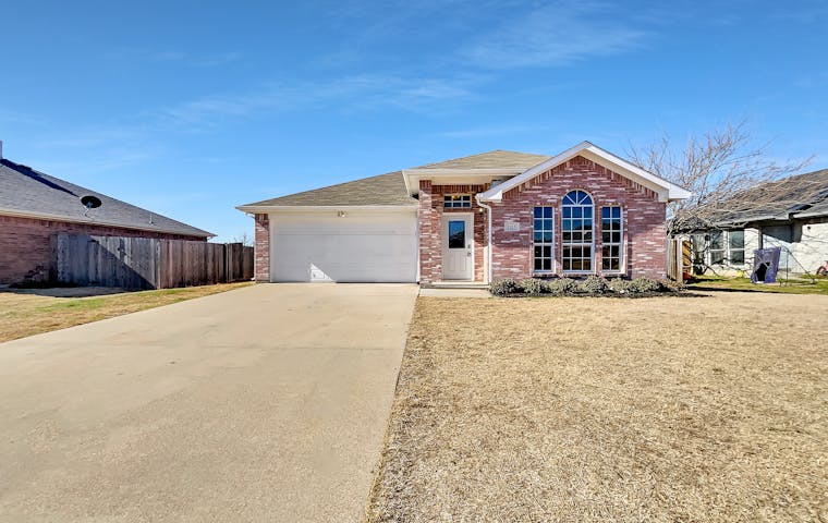 See details about 1213 Indian Wells Trl, Midlothian, TX 76065