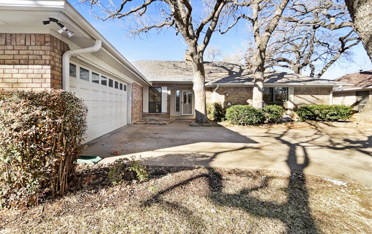 See details about 4103 Woodcastle Ct, Arlington, TX 76016
