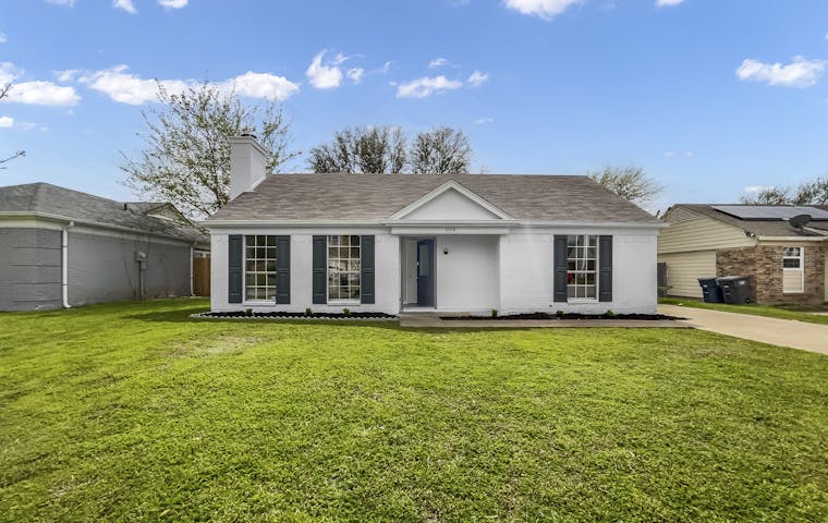 See details about 3728 Farm Field Ln, Fort Worth, TX 76137