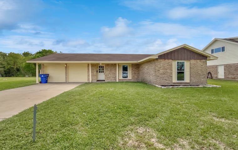 See details about 220 Lantana Dr, Texas City, TX 77591