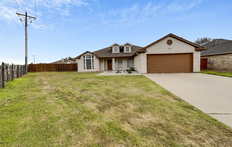 See details about 222 Waverly Ct, Weatherford, TX 76085